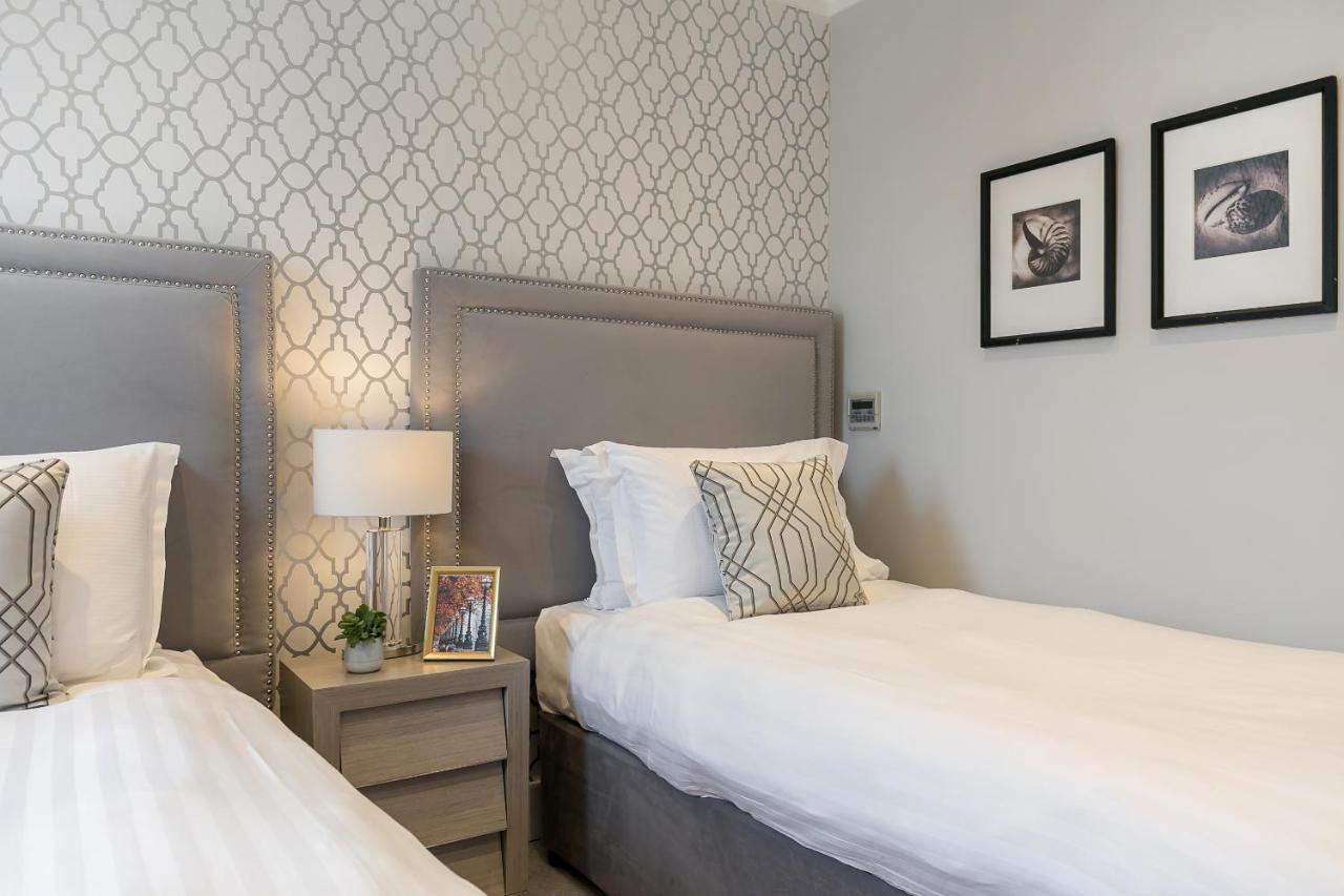 Deluxe Three Bedroom Apartment,1586858316:JPEG
