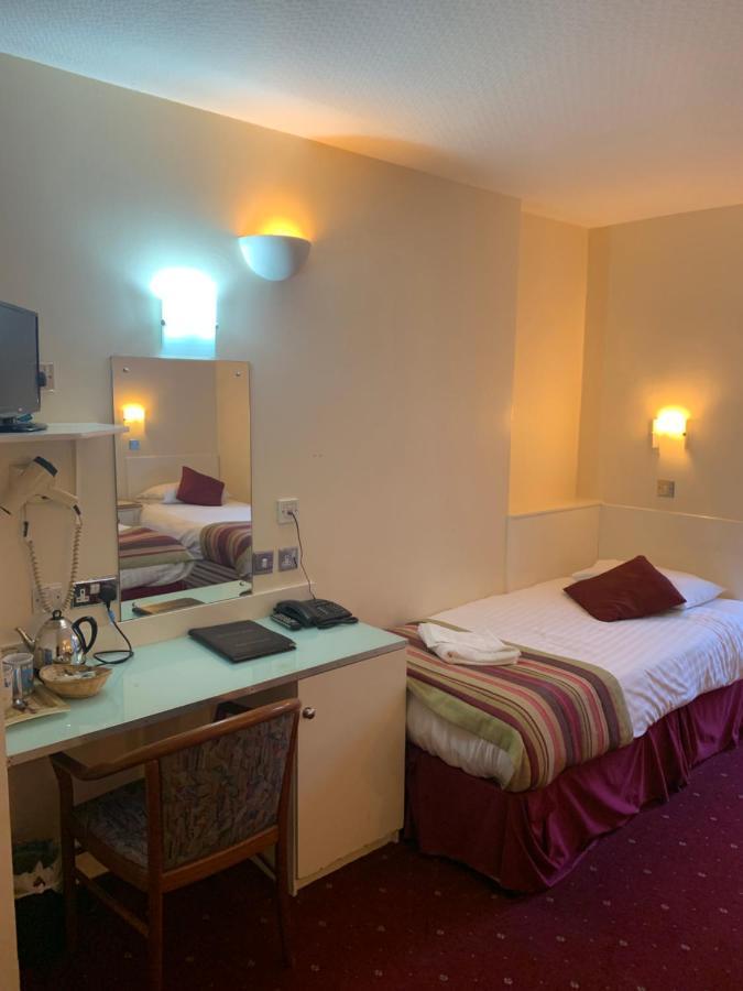 Single Room with Shared Bathroom