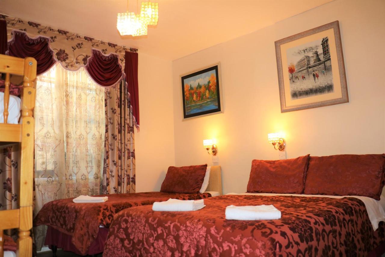 Family Room (5 Adults)