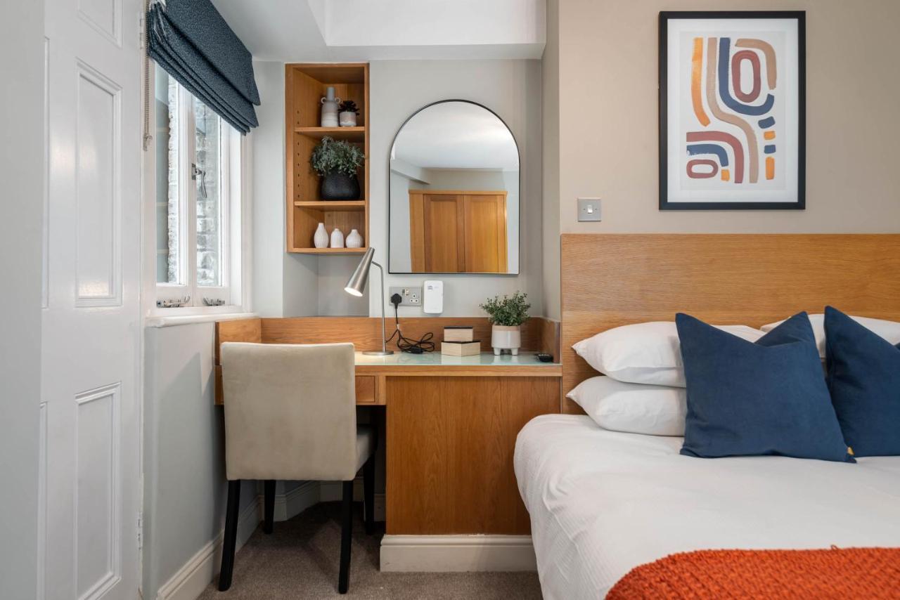 One-Bedroom Apartment,1242182959:JPEG