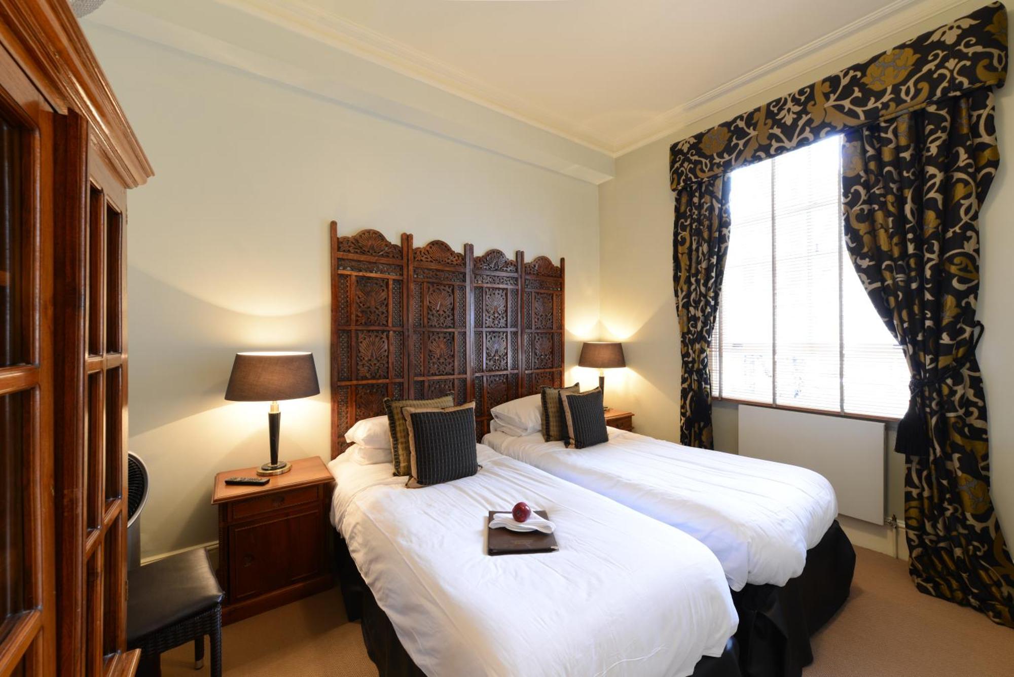 Luxury Twin Room,1516365373:JPEG