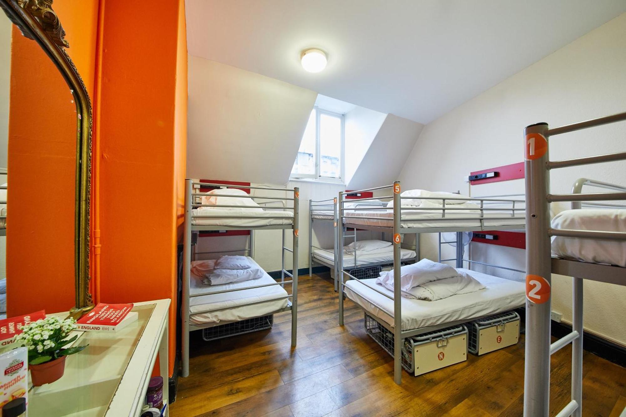 Gemischter Schlafsaal mit 8 Betten