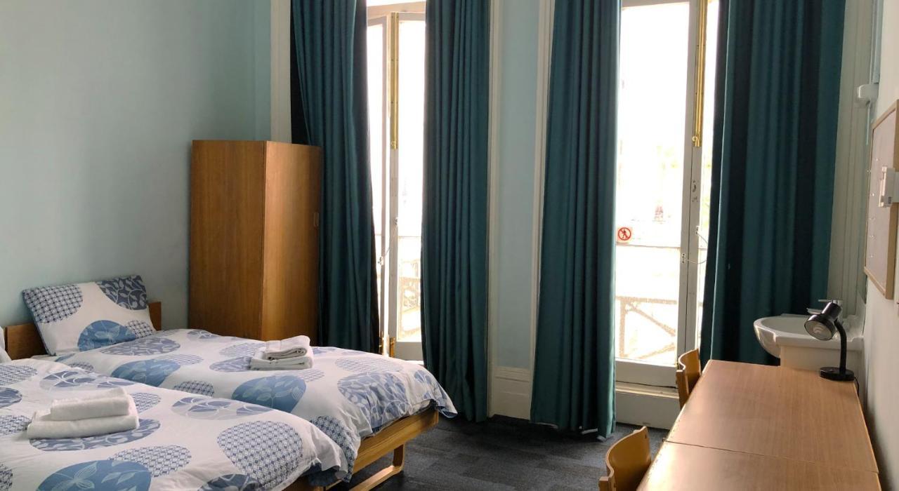 Zweibettzimmer mit Gemeinschaftsbad