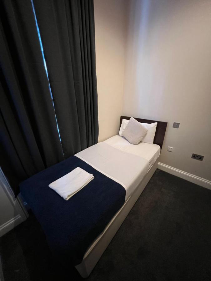 Camera Singola con Bagno in Comune
