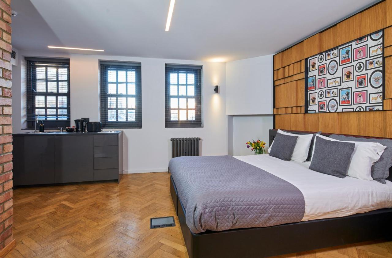 Junior Suite,1364136179:JPEG