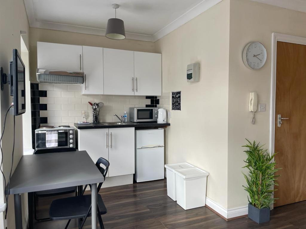 Studio Apartment,1375884773:JPEG