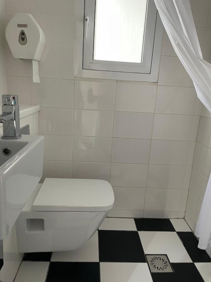 Einzelzimmer mit Gemeinschaftsbad