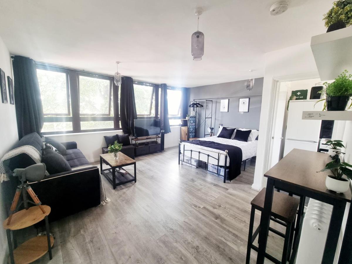 One-Bedroom Apartment,1470791555:JPEG