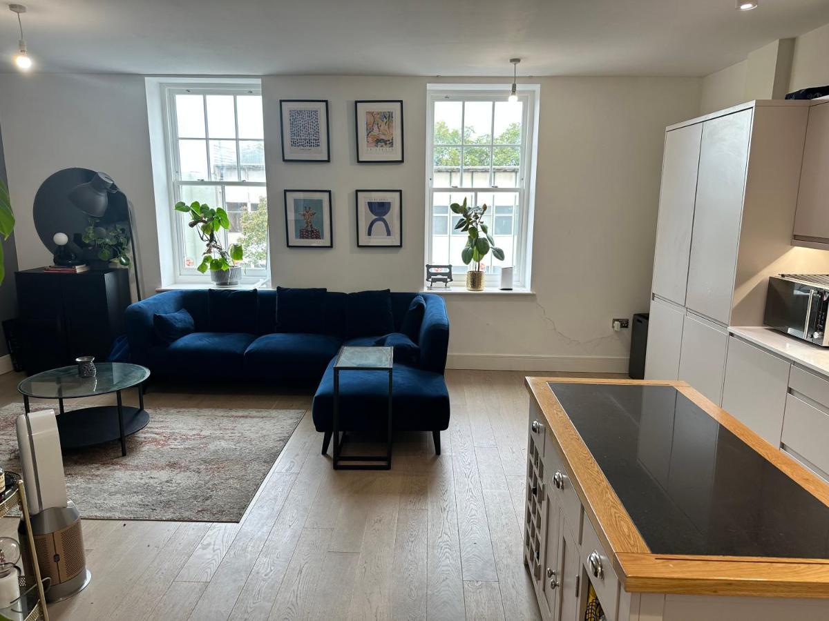 Two-Bedroom Apartment,1479368930:JPEG