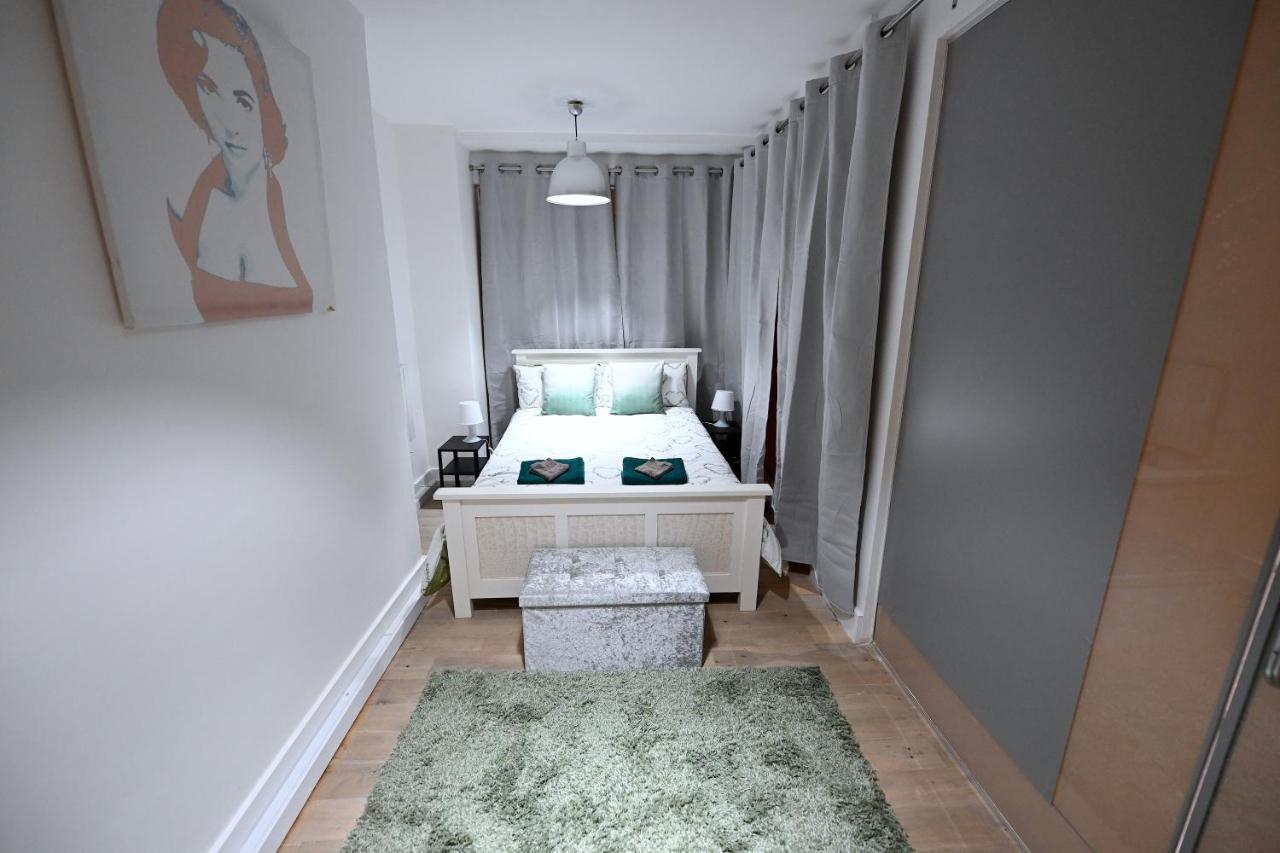 One-Bedroom Apartment,1493205688:JPEG