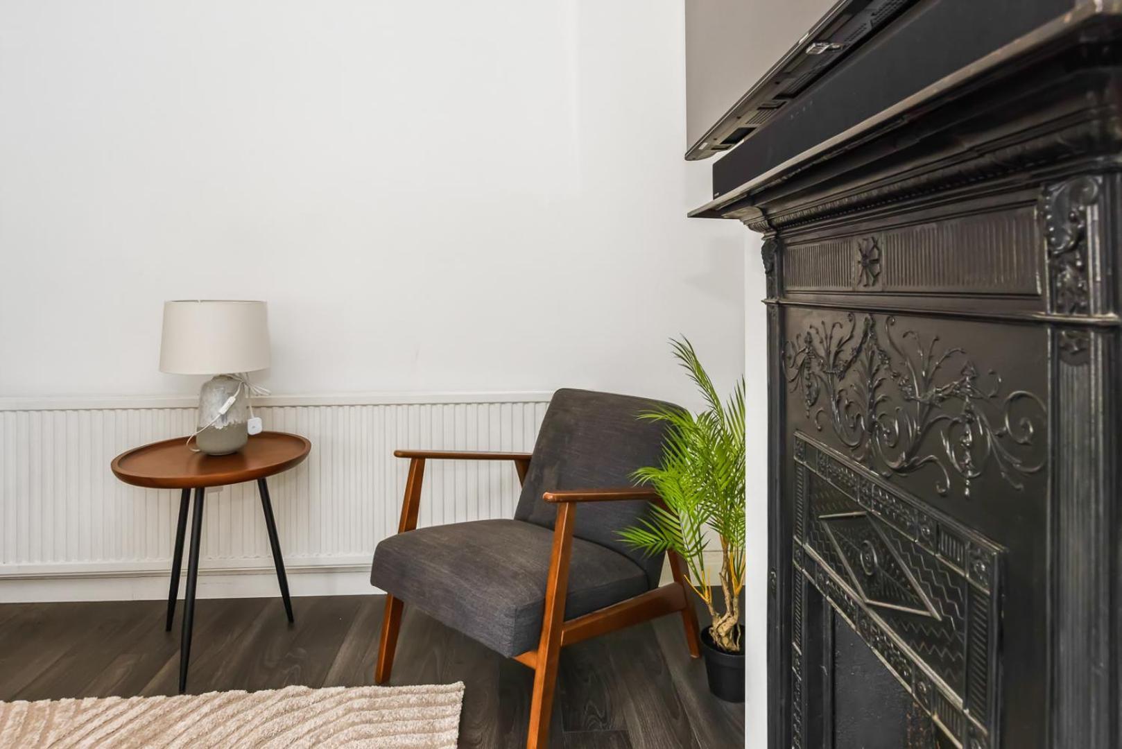 Two-Bedroom Apartment,1504633480:JPEG