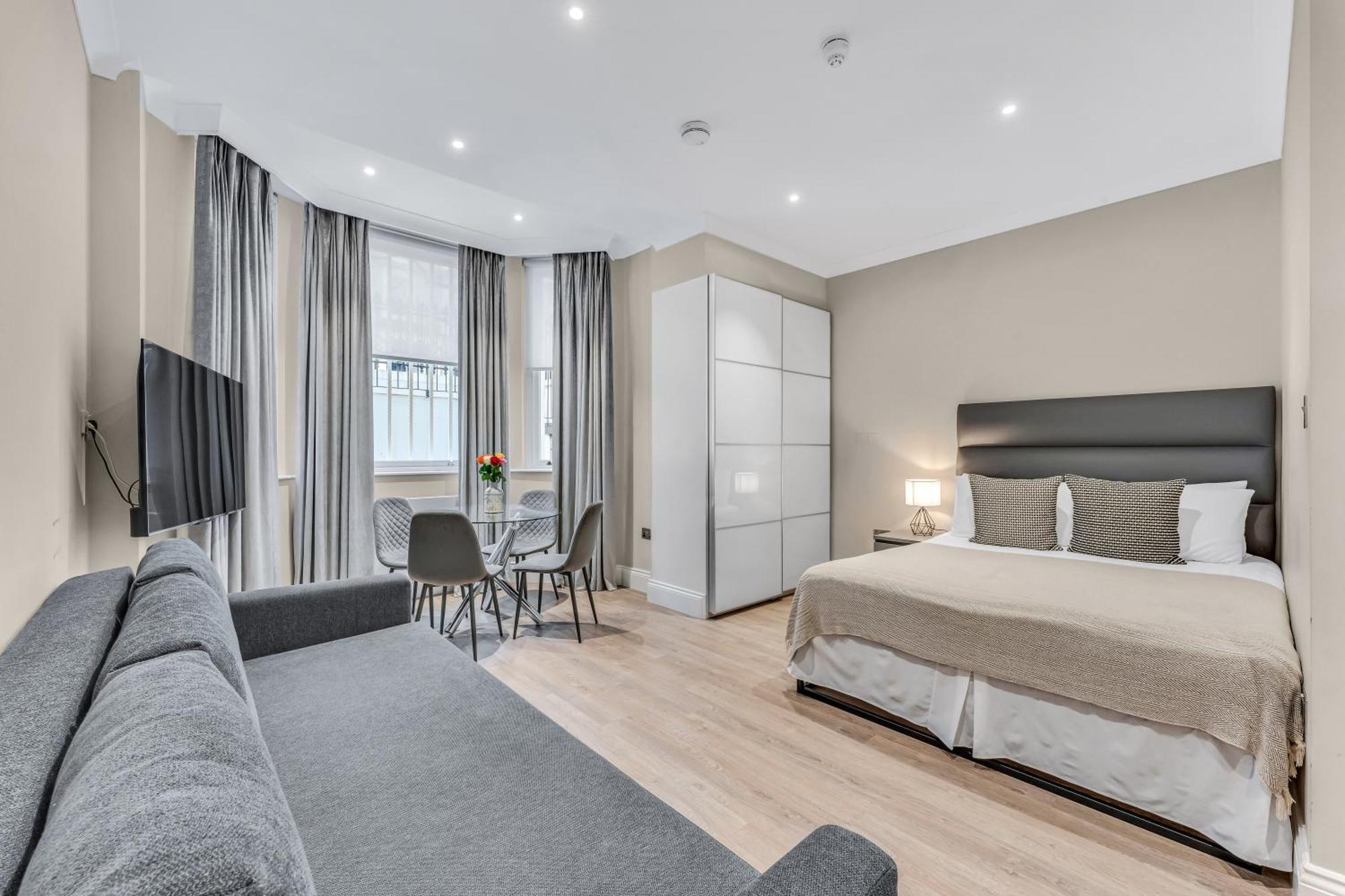 Family Studio with Sofa Bed Lower Ground