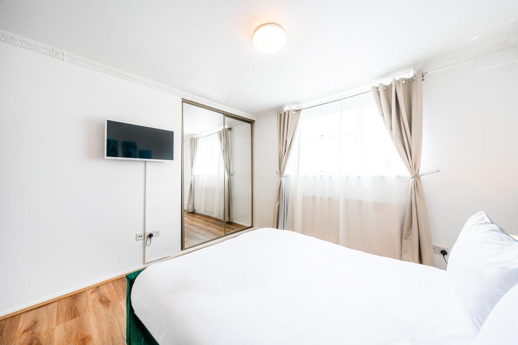 Three-Bedroom Apartment Floor 8,1554279772:JPEG