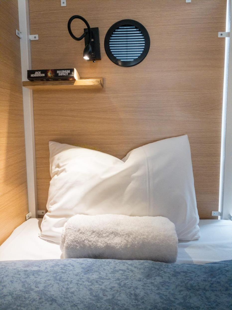 Bed 6-Bed Mixed Dormitory Room Private Bathroom 18-45 Years,1572651926:JPEG