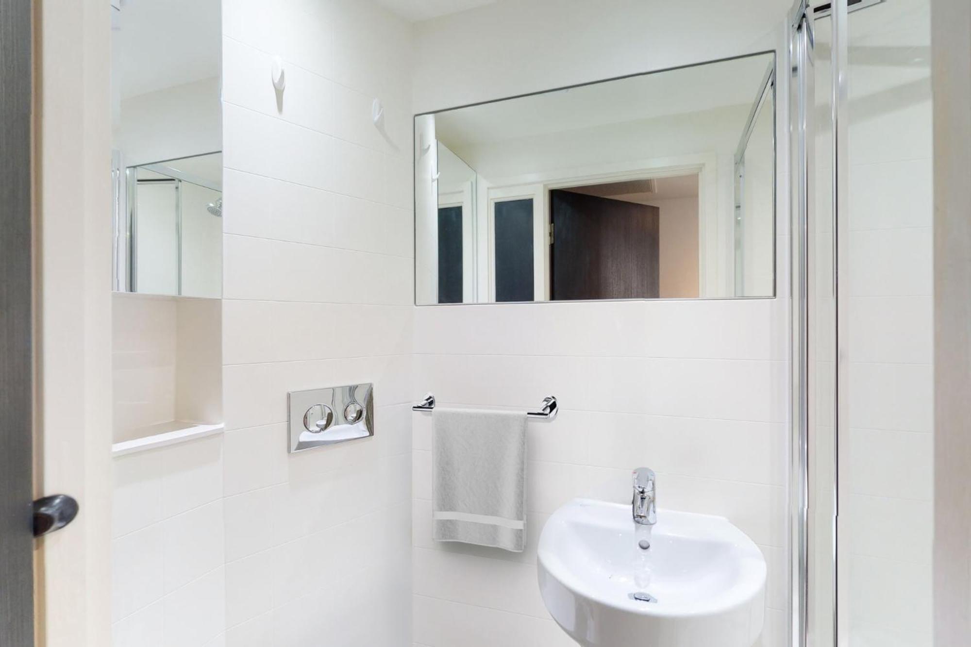 Quarto Individual com Banheiro Privativo