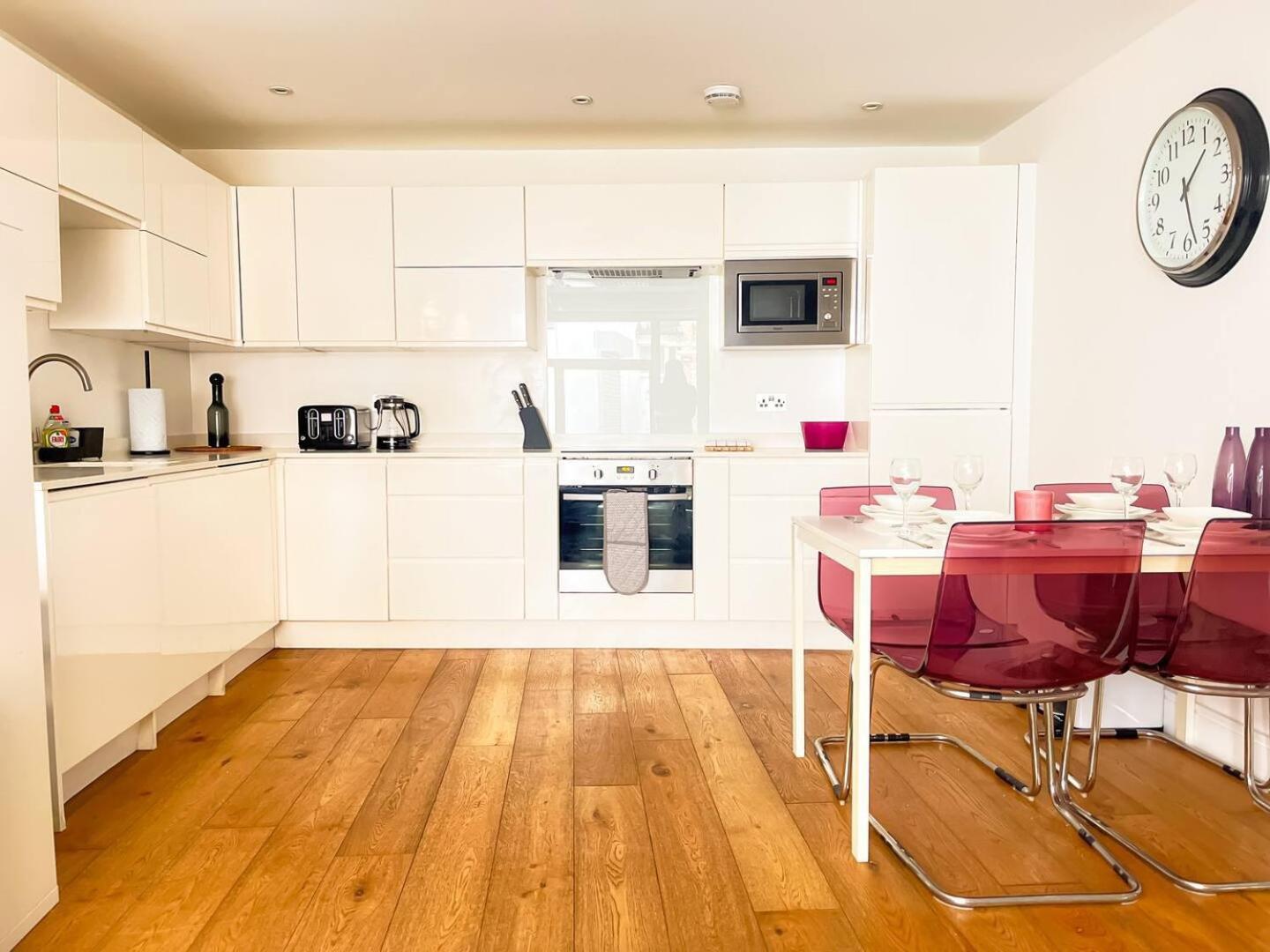 Three-Bedroom Apartment Balcony,1591695992:JPEG