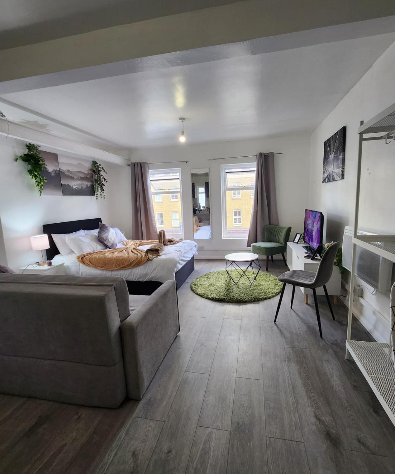 One-Bedroom Apartment