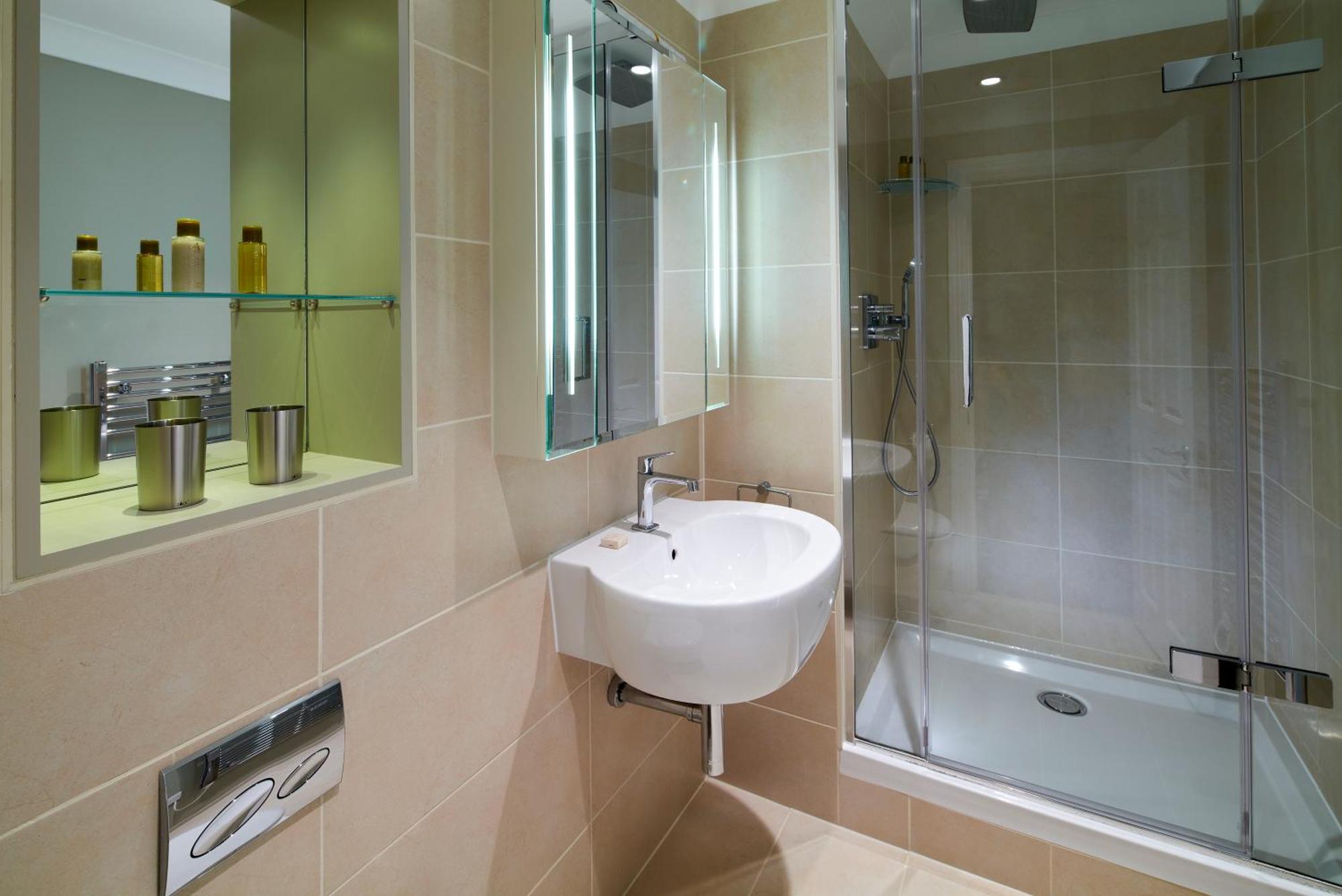 Luxury Two Bedroom Apartment,1611117205:JPEG
