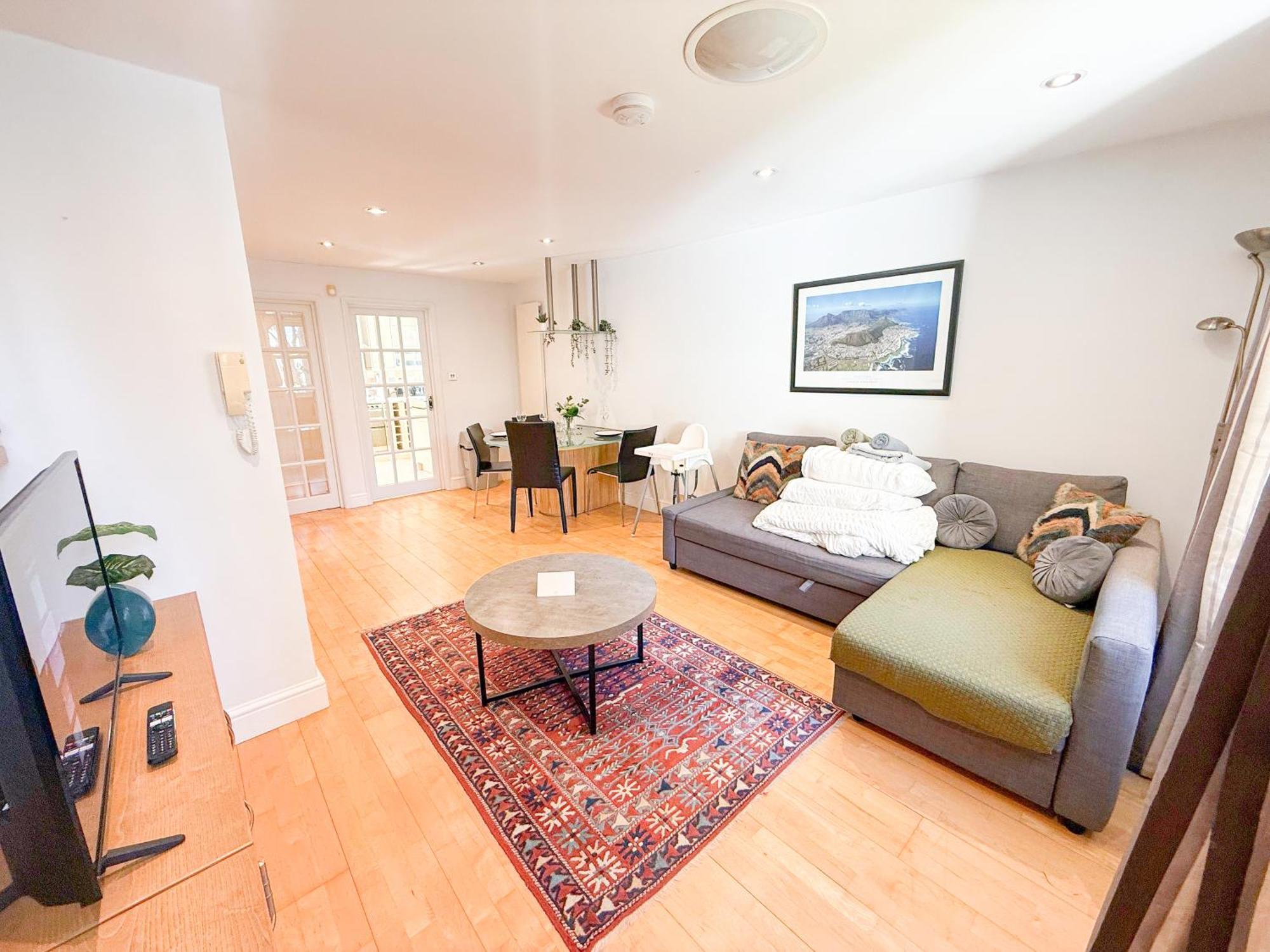 Four-Bedroom Deluxe Apartment