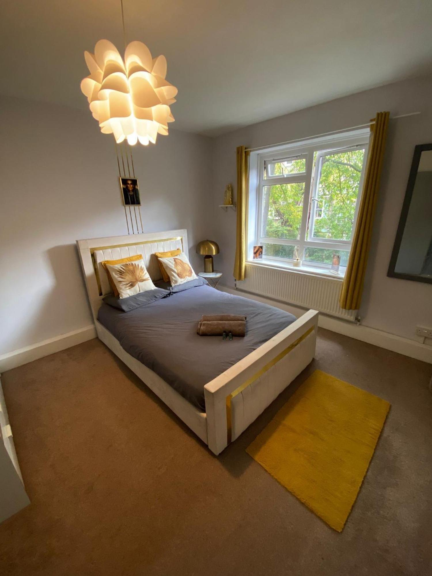 One-Bedroom Apartment Balcony,1733305005:JPEG