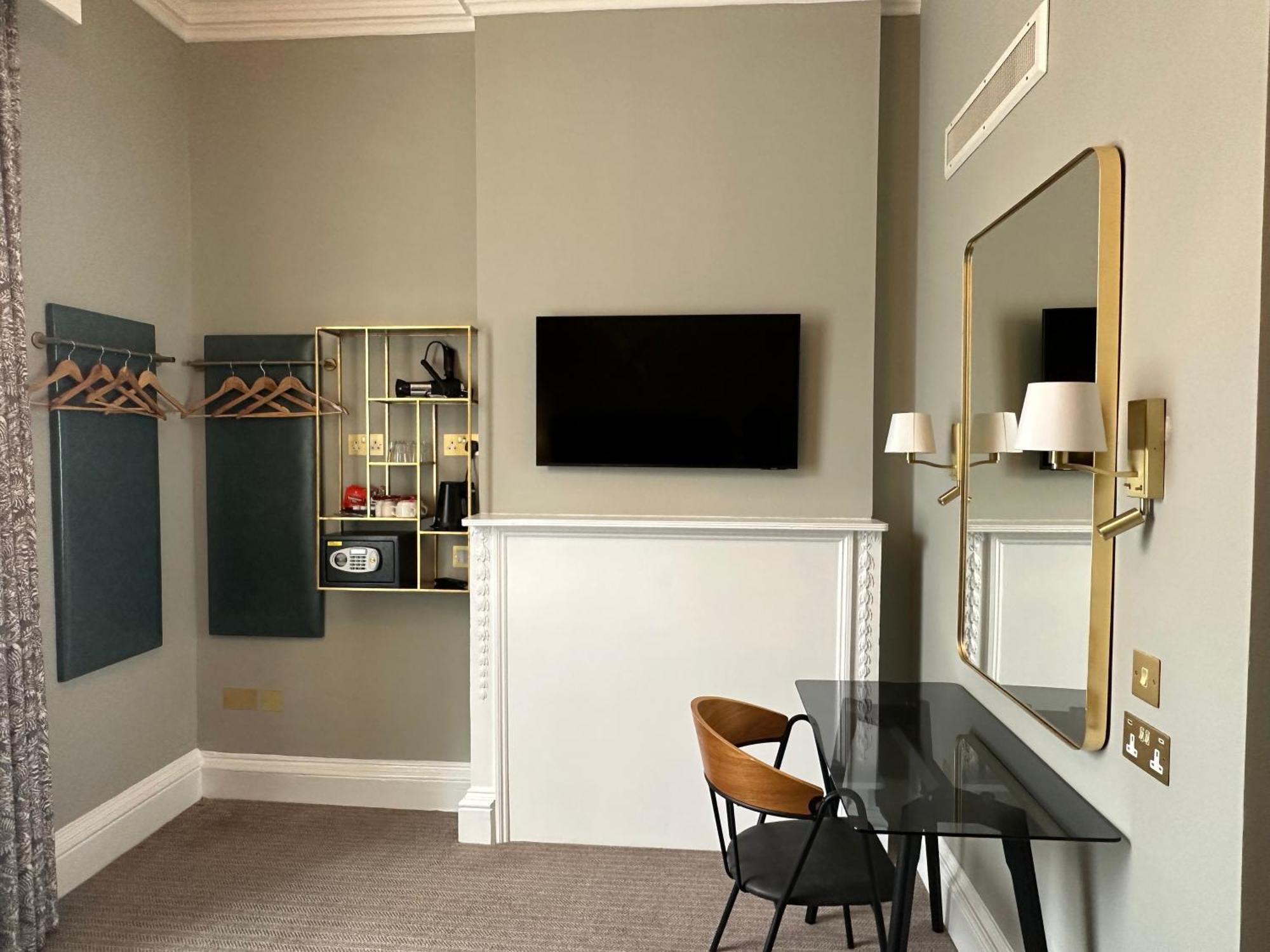 Triple Room,1742603406:JPEG
