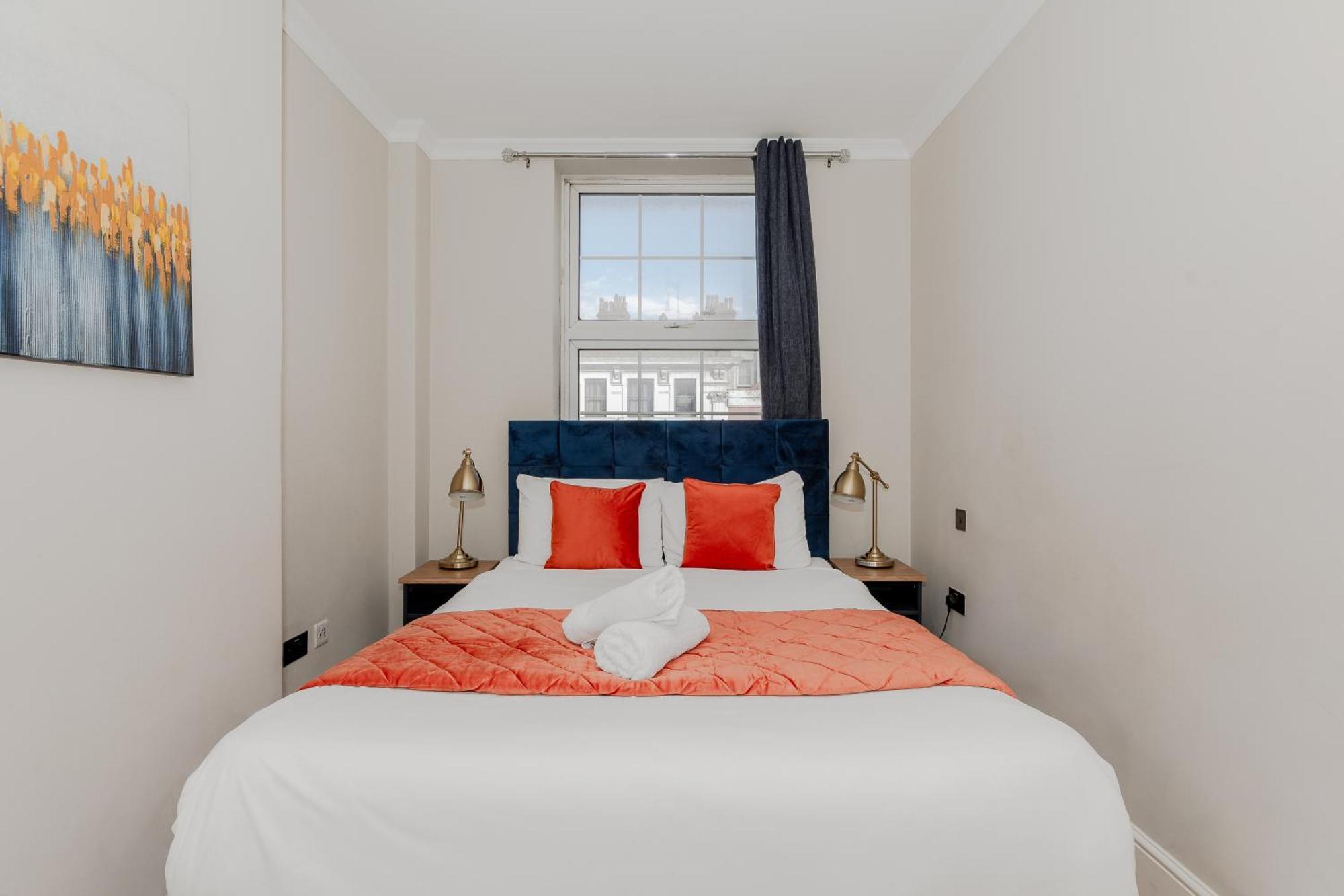 One-Bedroom Apartment with City View