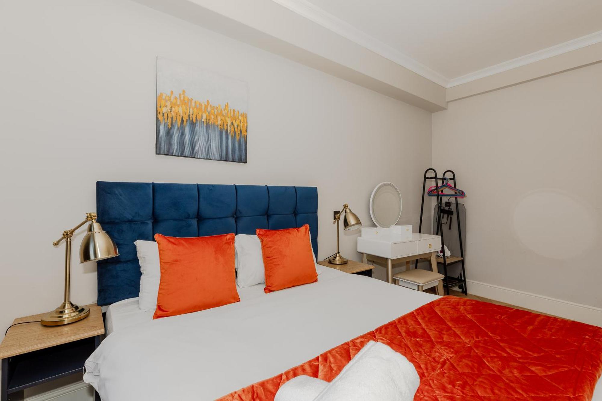 One-Bedroom Apartment with City View