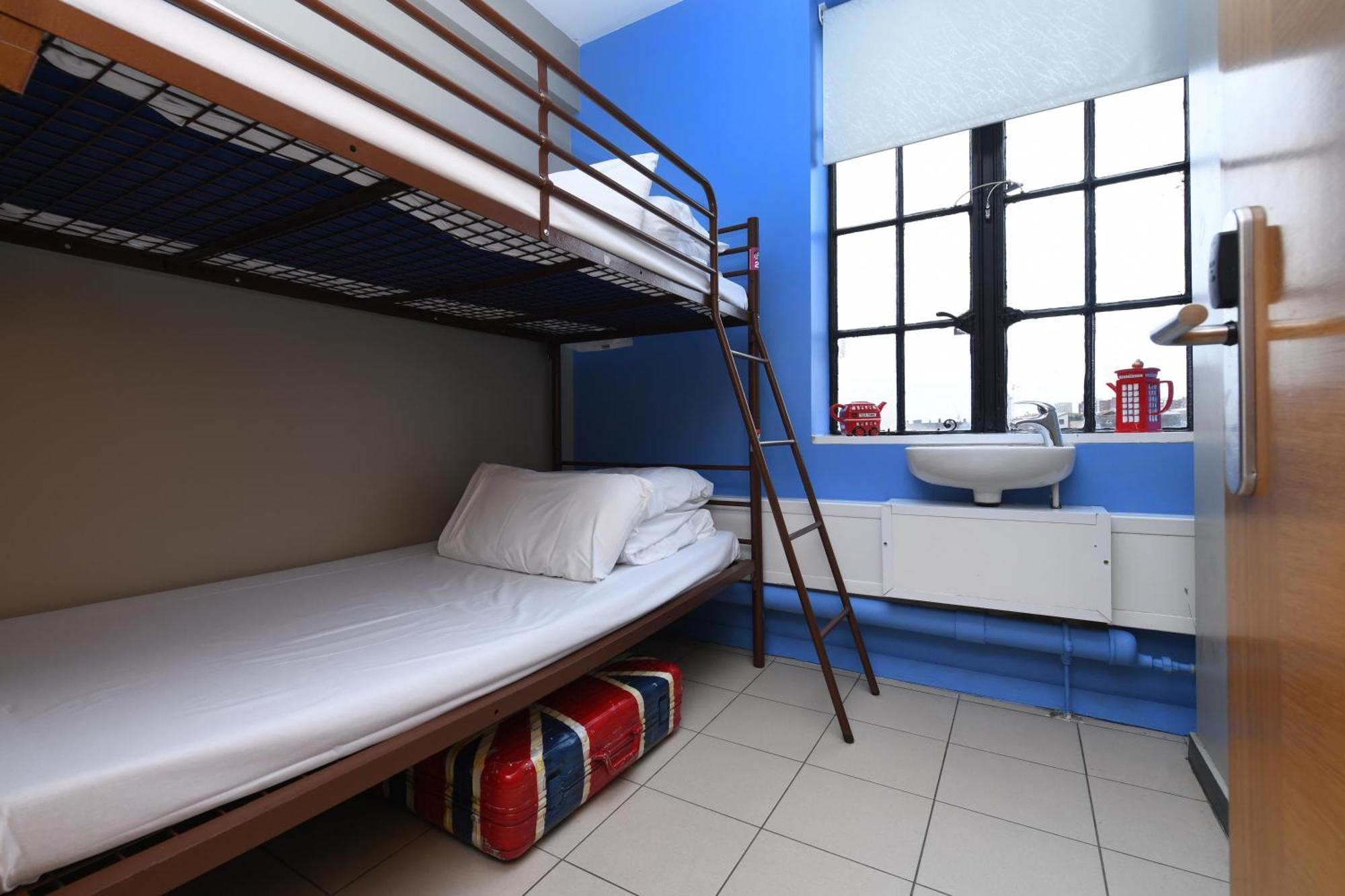 Twin Room with Private Bathroom