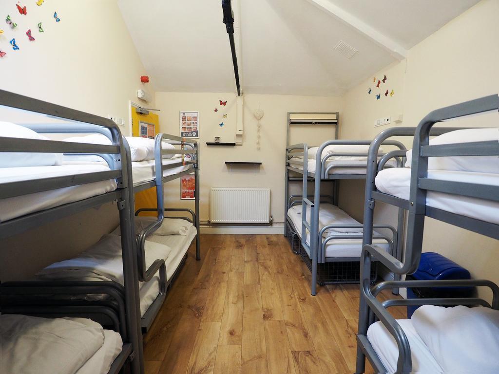 Bett in einem 8-Bett-Schlafsaal für Frauen mit externem Gemeinschaftsbad