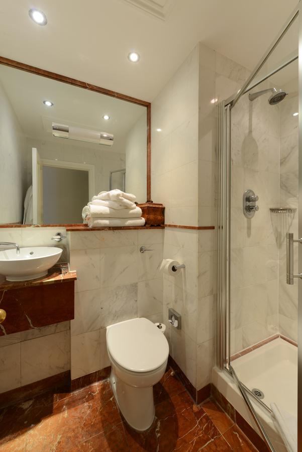 Luxury Double,962088064:JPEG
