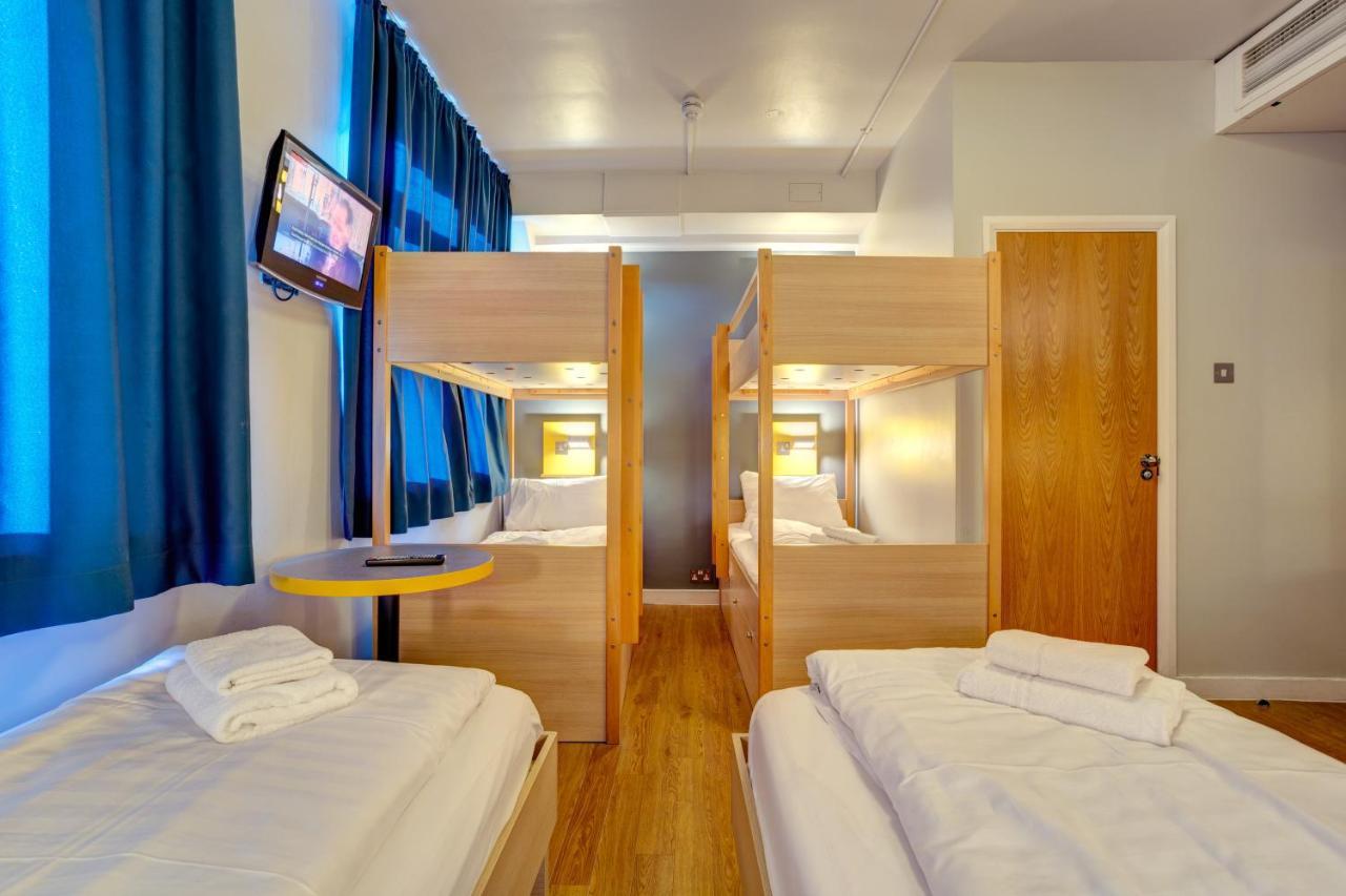 6-Bed Room