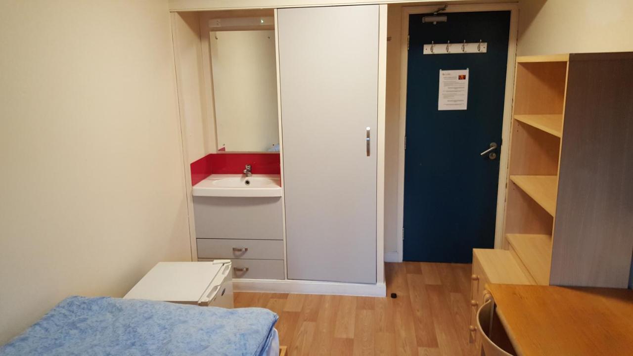 Standard Single Room with Shared Bathroom