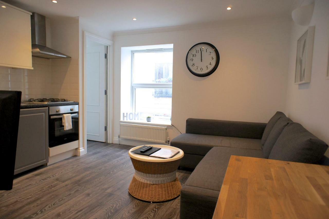 One-Bedroom Apartment,863185724:JPEG