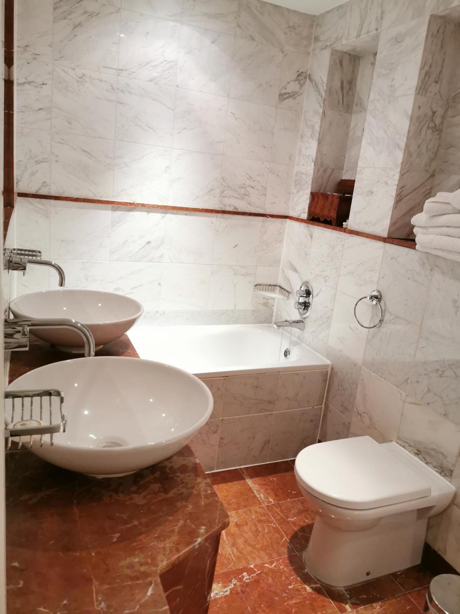 Junior Suite,1516341364:JPEG