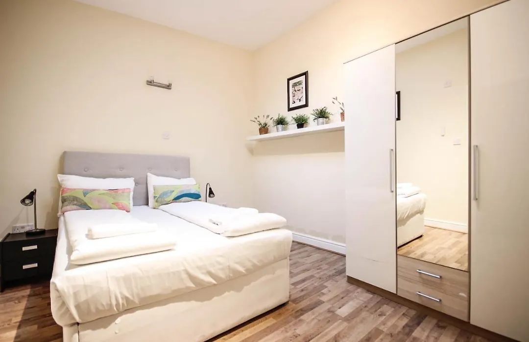 Fantastic Stays At Camden-1