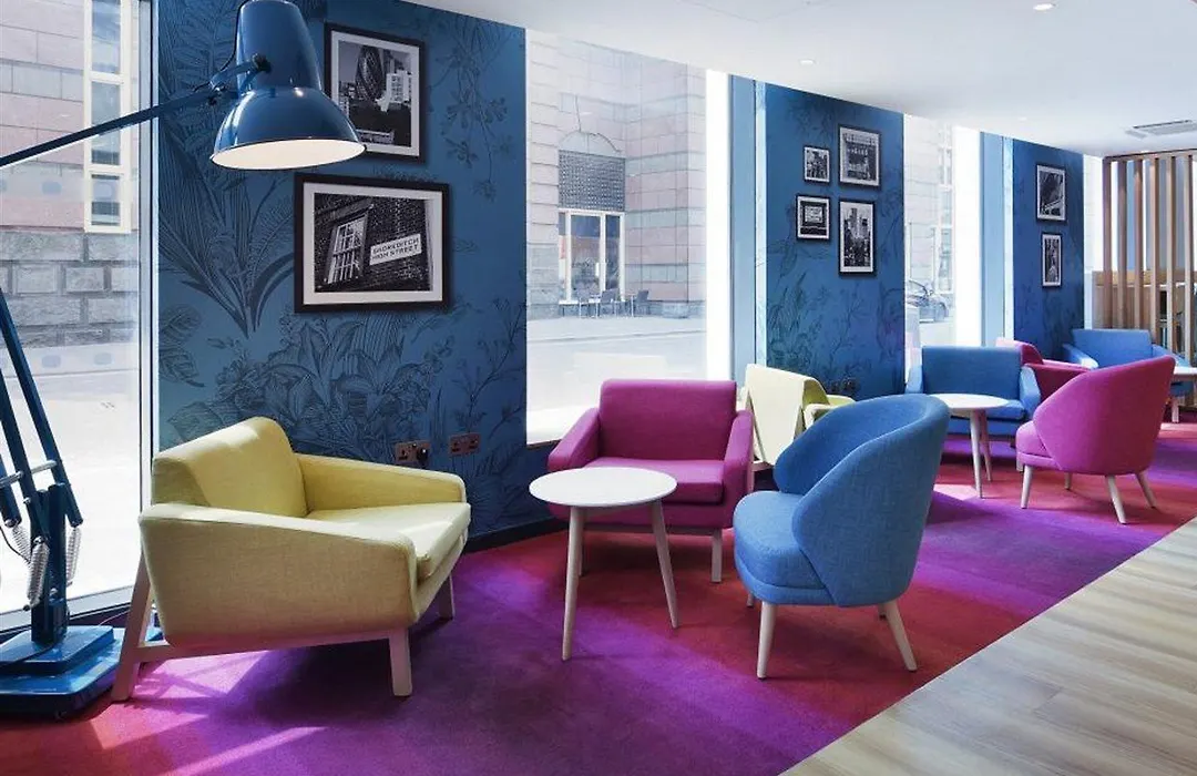 Travelodge London City-1