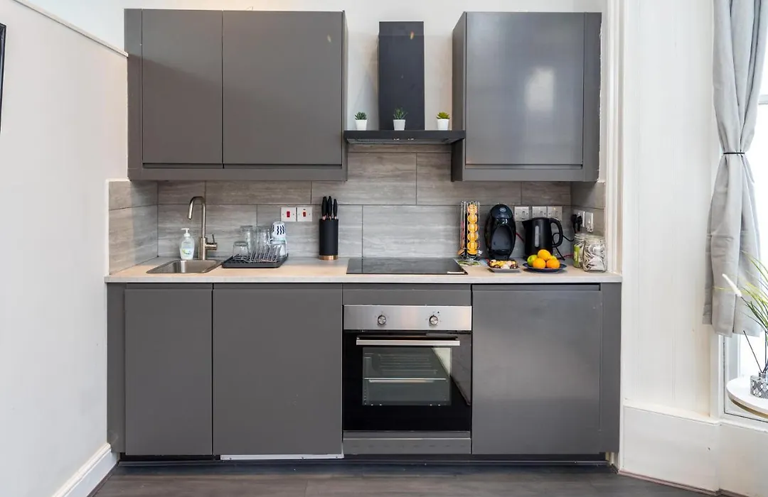 Kensington Modern Apartment-1