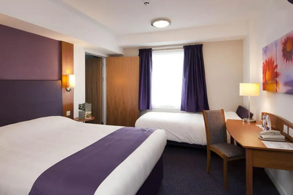 Premier Inn London Kensington-1