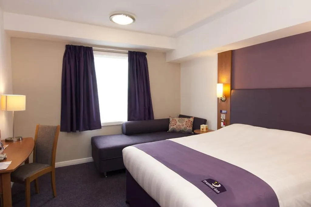 Premier Inn London Kensington-1