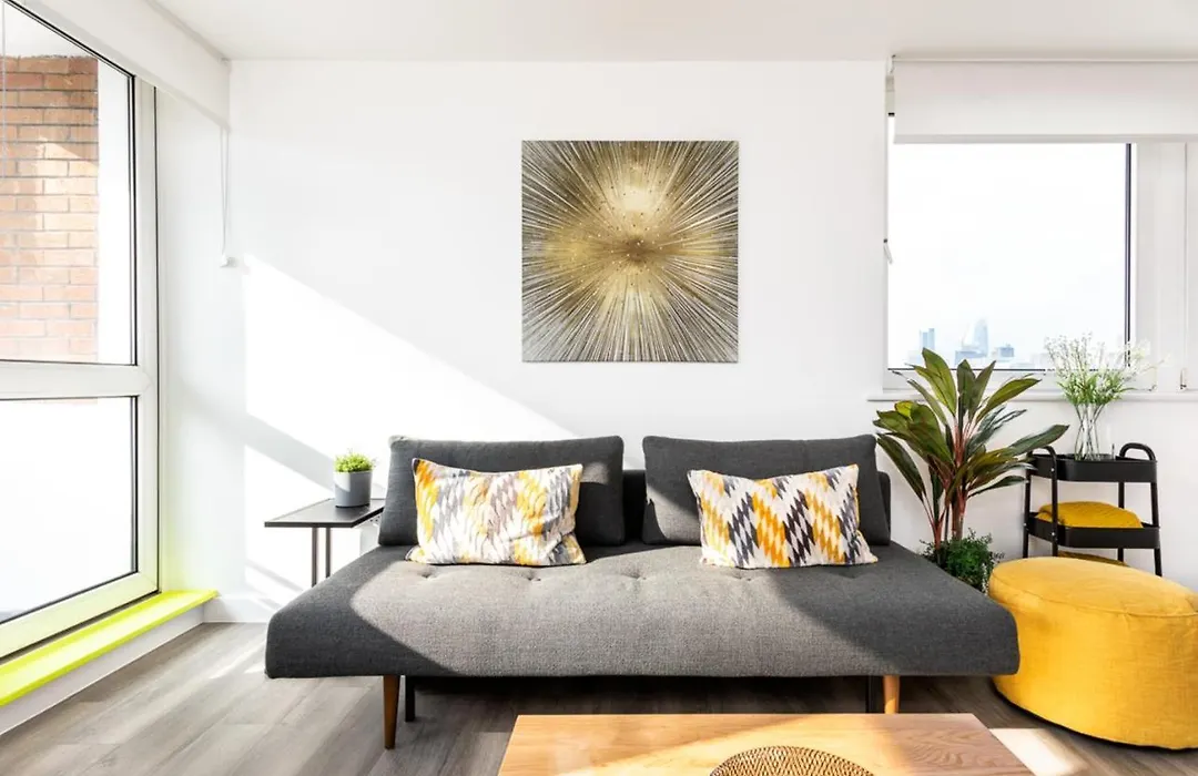Bright London Bridge Apartment-1