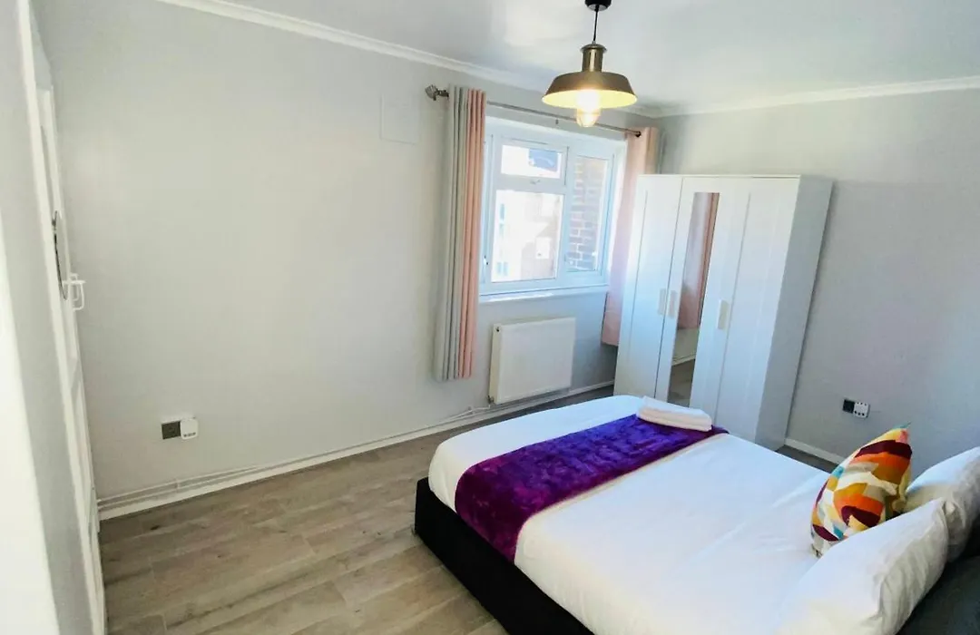 Bright, Spacious, Modern Interior Decor 2 Bedrooms Apartment With Amazing Views-1