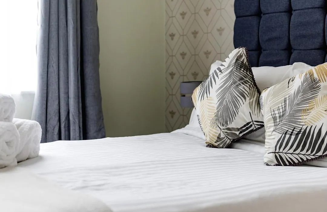 Kilburn City Suites-1