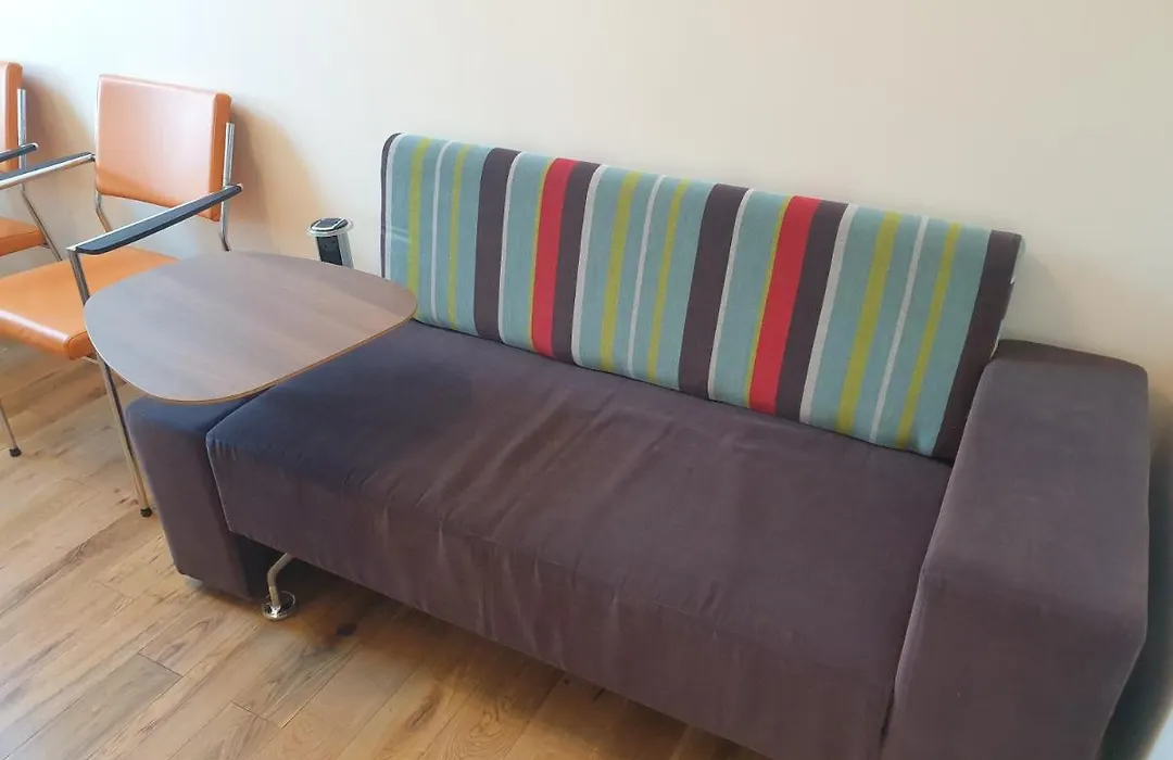 London Luxury Spacious 2 Bedroom Apartment 4 Mins From Ilford Stn. Free Parking-1