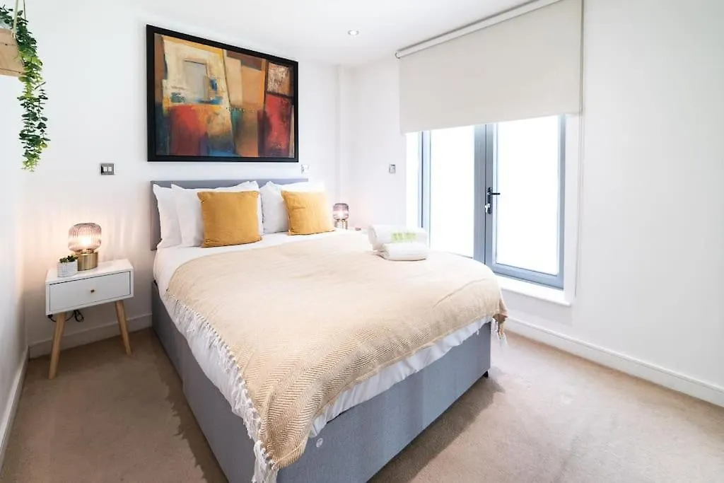 Liverpool St Shoreditch London Terrace Apartment-1