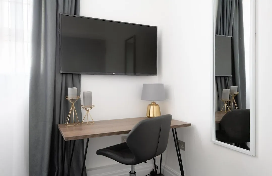 Stunning And Spacious 4 Bed Apr Next To Bricklane-1