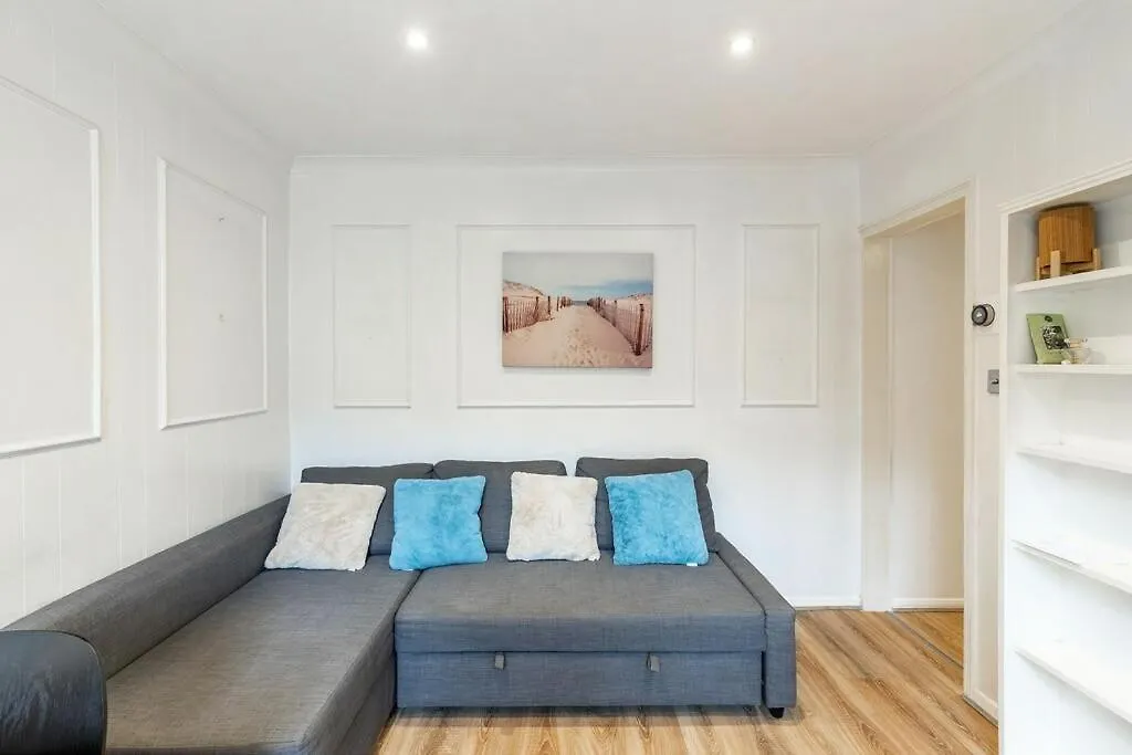 Lovely West London Entire Apartment-1