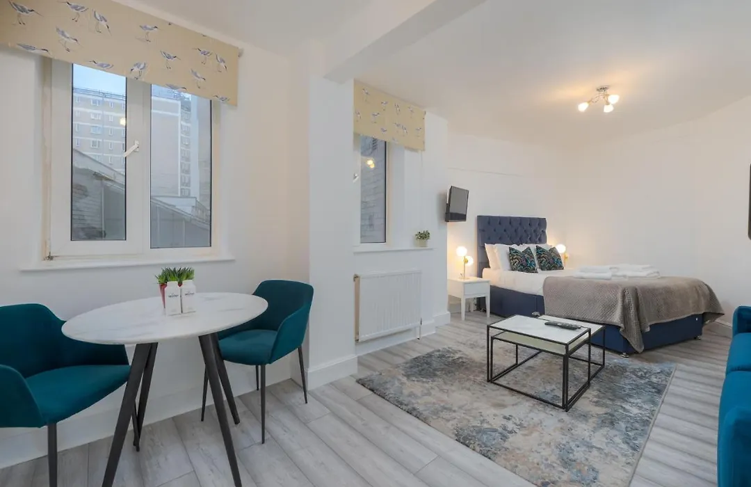 Capital Apartment 4 Chelsea Cloisters-1