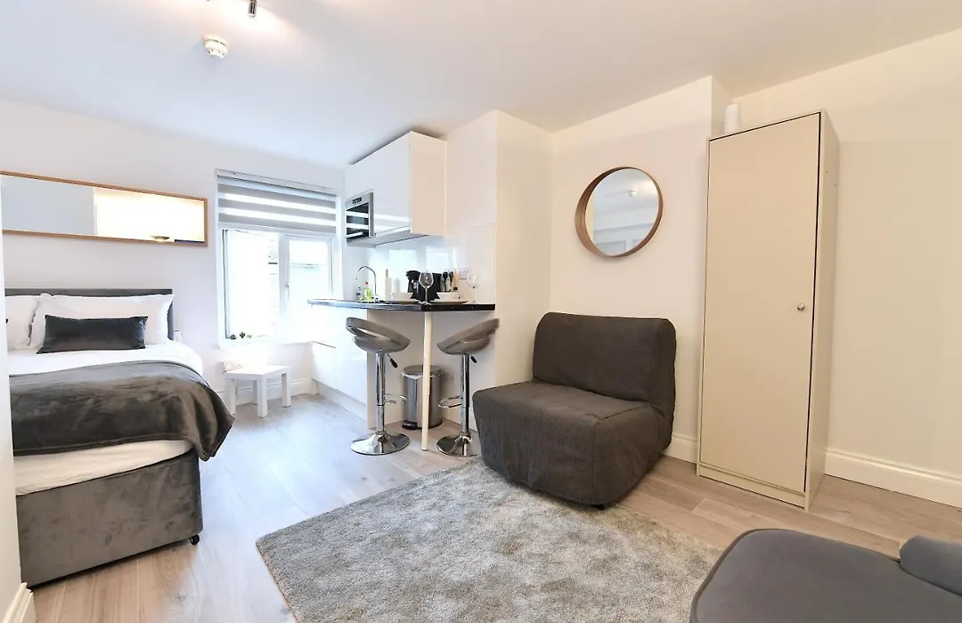 Stylish Studios By Luxestays Shepherds Bush-1