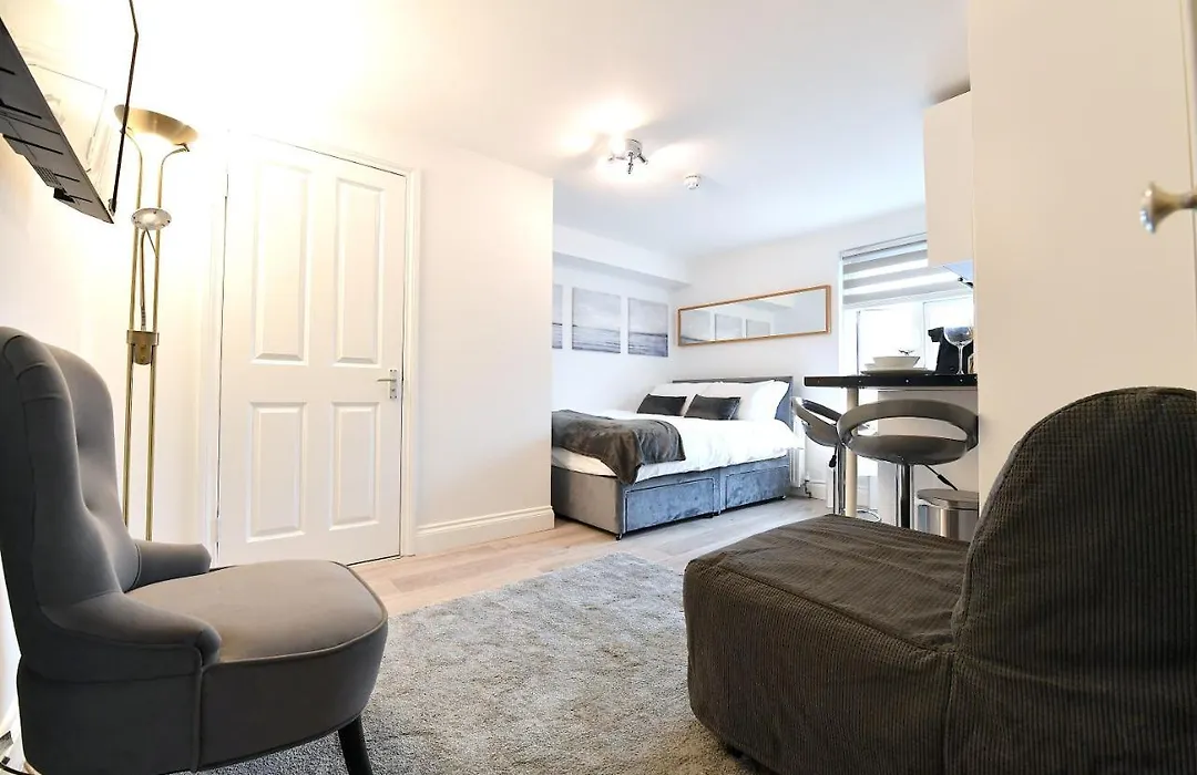 Stylish Studios By Luxestays Shepherds Bush-1