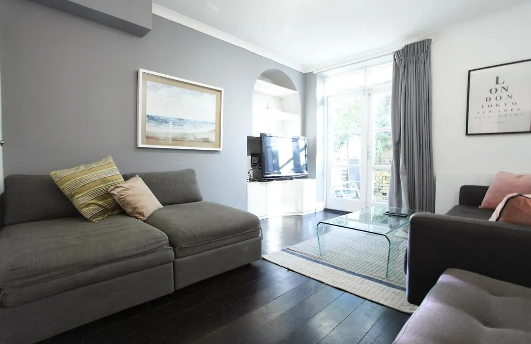 Walk To Notting Hill /Paddington 1 B/R With Patio-1